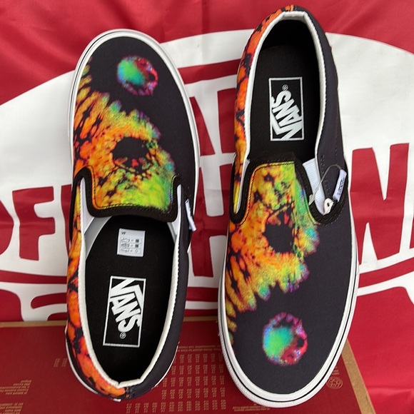 Vans Classic Slip-0n
Paradoxical Black/Multi
VNOA7Q5RBML
WMNS Platforms - Picture 13 of 16